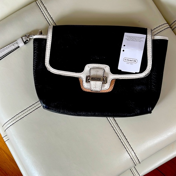 Coach Black & Cream Snap Close Clutch w/Strap - Picture 1 of 4